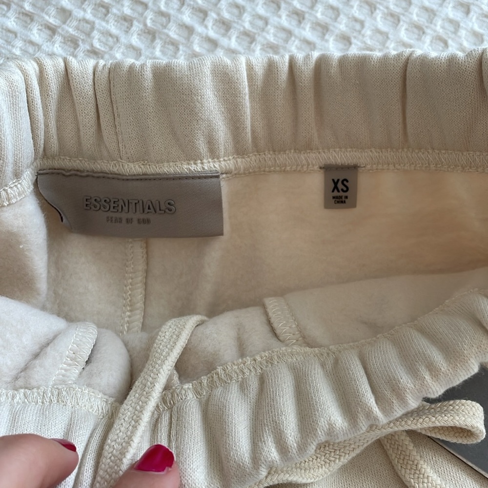 Men’s essentials eggshell joggers - Picture 4 of 6
